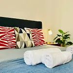 Διαμέρισμα Retro House In The *