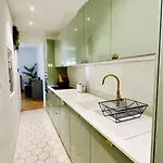 Διαμέρισμα Retro House In The *