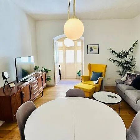 Apartment Retro House In The *
