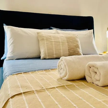 Apartment Retro House In The